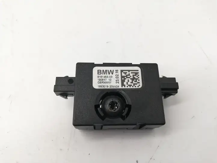 BMW 1 F20 F21 (2011 - 2019) 9181453 Усилитель антенны — фото 1