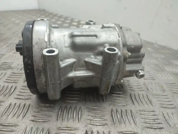 Toyota Yaris (2014 - 2019) 0424000740 Компрессор (насос) кондиционера воздуха — фото 6