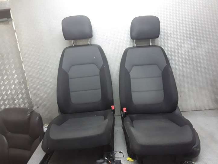 Volkswagen PASSAT B7 (2011 - 2014)   Комплект отделки дверей