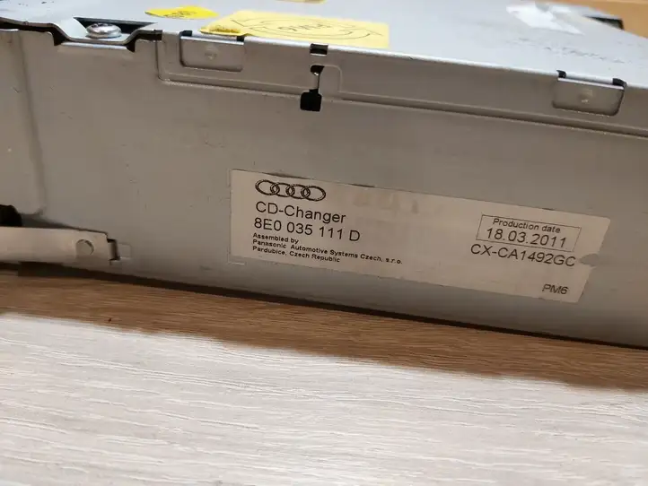 Audi A4 S4 B7 8E 8H (2004 - 2009) 8E0035111D CD/DVD чейнджер — фото 2