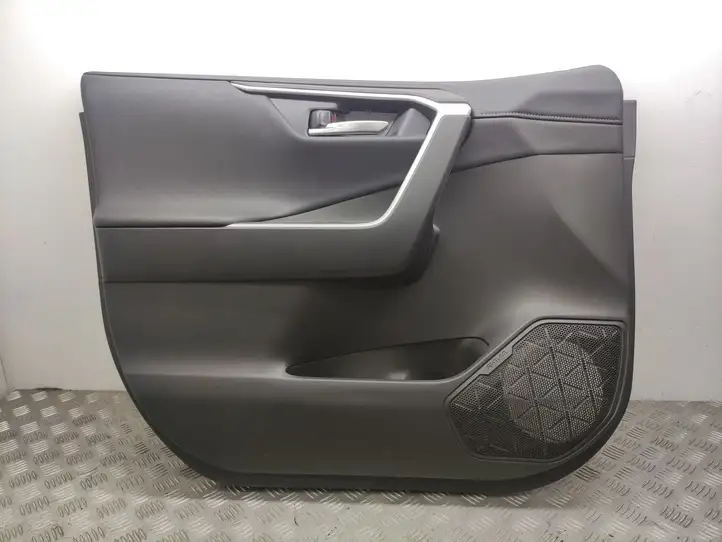 Toyota RAV 4 (XA50) (2018 - ) Обшивка передней двери — фото 1