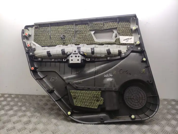 Nissan Qashqai (2010 - 2013) Обшивка задней двери — фото 3