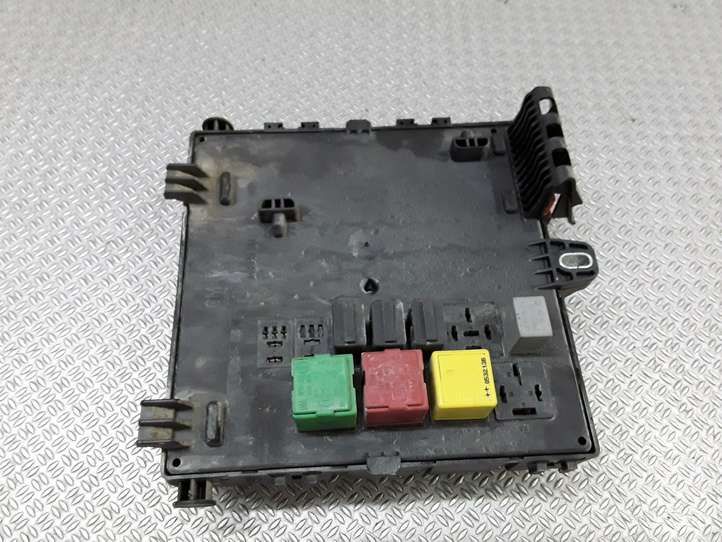 Opel Vectra (2002 - 2005)  13205781 Блок управления крюка для прицепа