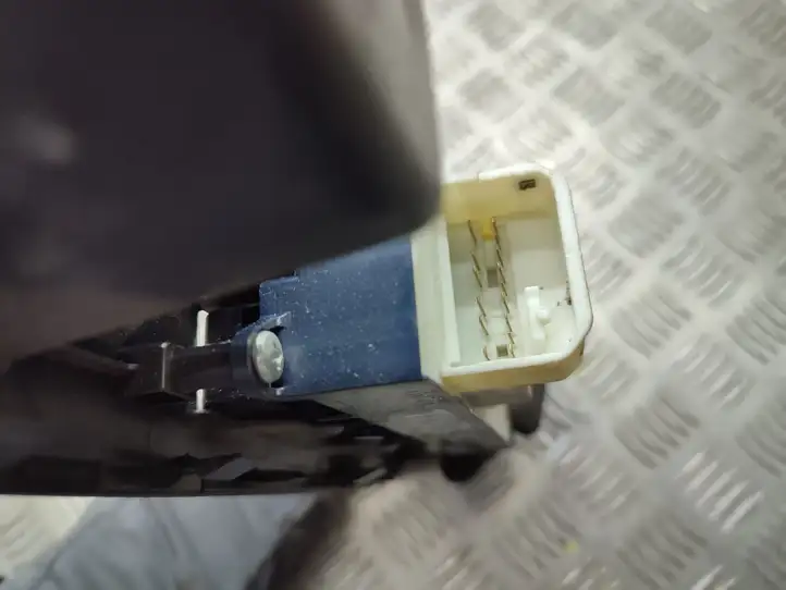 Toyota Yaris (2005 - 2009) Кнопка стеклоподъемников — фото 2