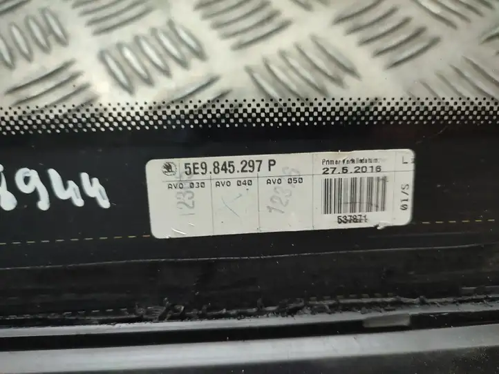 Skoda Octavia Mk3 (5E) (2013 - 2019) 5E9845297P Заднее боковое стекло — фото 2