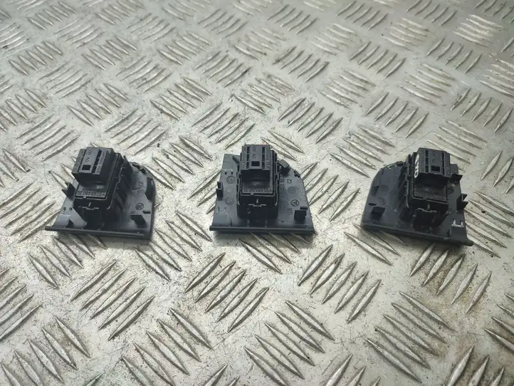 Skoda Octavia Mk3 (5E) (2013 - 2019) 5E0959855A Кнопка стеклоподъемников — фото 2