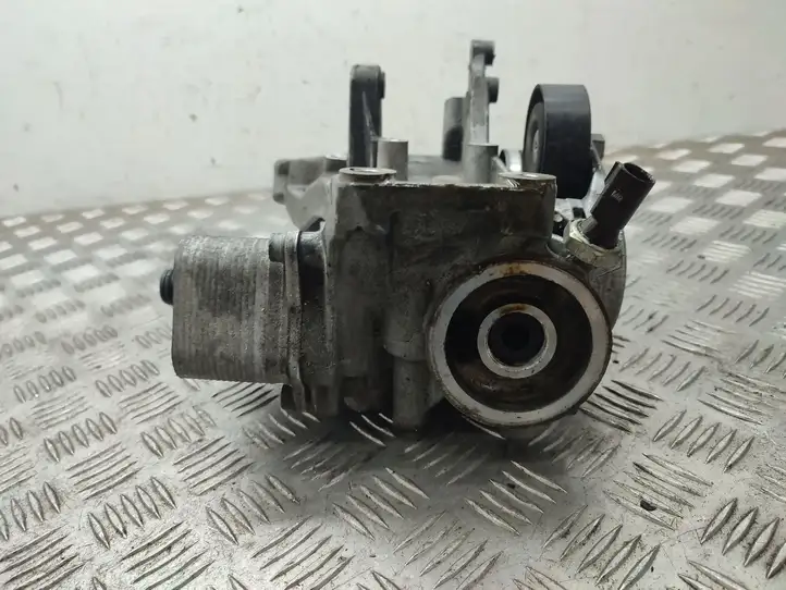 Audi A5 8T 8F (2007 - 2011) 06H903143E Кронштейн масляного фильтра — фото 3