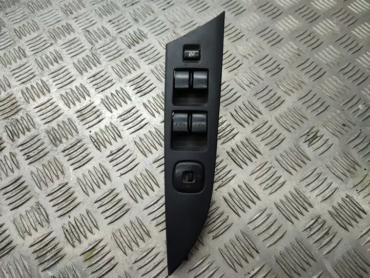 Mazda 3 I (2003 - 2006) Кнопка стеклоподъемников — фото 1