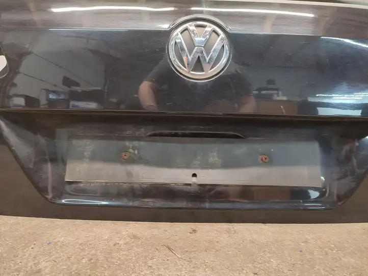 Volkswagen PASSAT B7 (2011 - 2014) Крышка багажника — фото 4