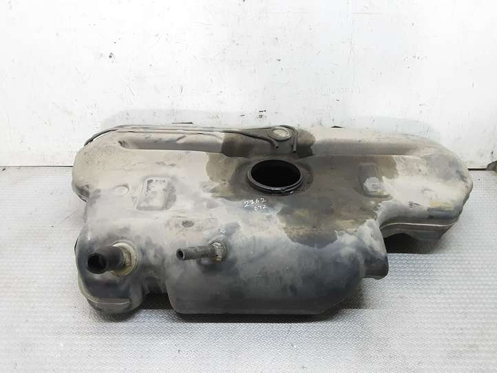 Toyota Corolla E120 E130 (2000 - 2004)  7711102080 Топливный бак