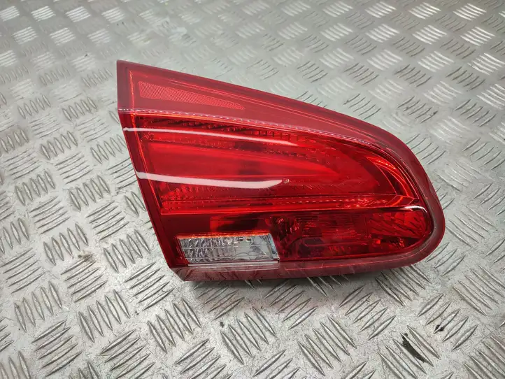 Kia Ceed (2015 - 2018) Задний фонарь в крышке багажника — фото 1
