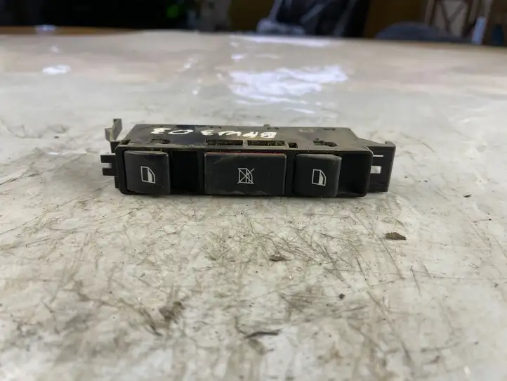 BMW 3 E46 (1998 - 2005) 61318381518 Кнопка стеклоподъемников — фото 1