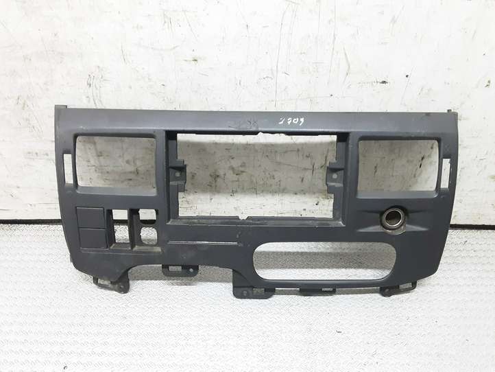 Ford Transit (2006 - 2013)  6C11V047A04 Отделочный щит панели (центральный)