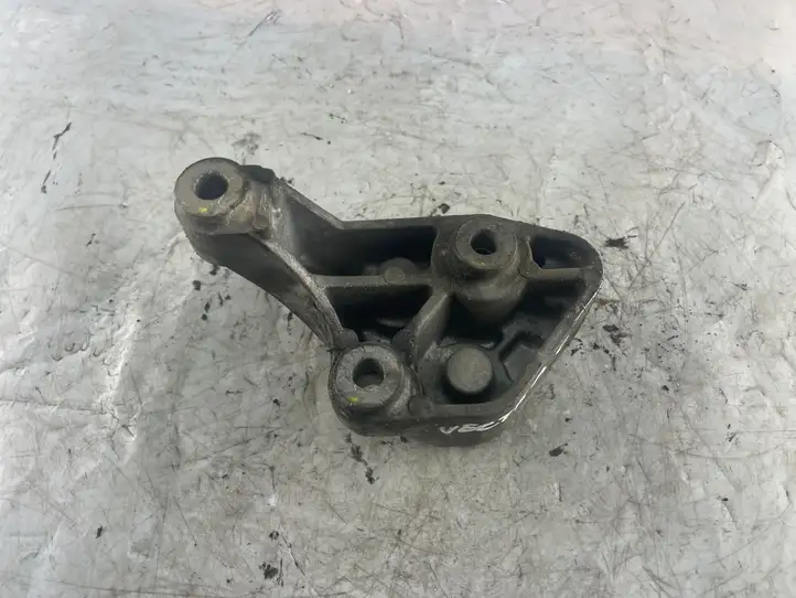 Opel Vectra C (2002 - 2005) 9191150 Кронштейн КПП — фото 1