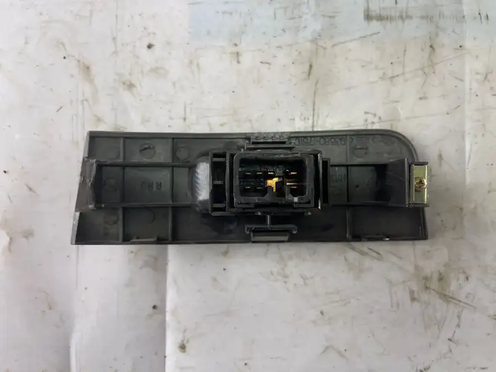 Hyundai Matrix (2001 - 2005) 9358017510 Кнопка стеклоподъемников — фото 3