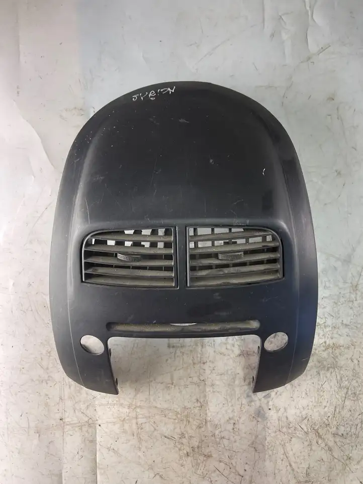 Daihatsu Sirion (1998 - 2004) 55405b1010 Центральный воздушный дефлектор — фото 3