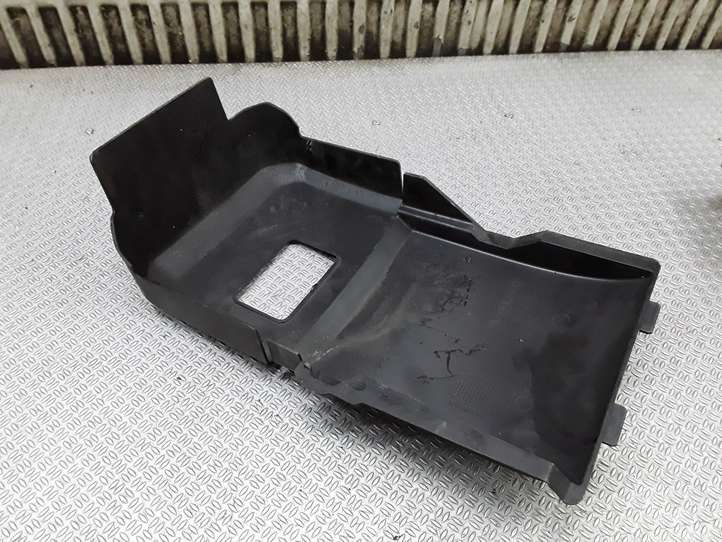 Volvo V50 (2004 - 2008)  30667276 Крышка ящика аккумулятора