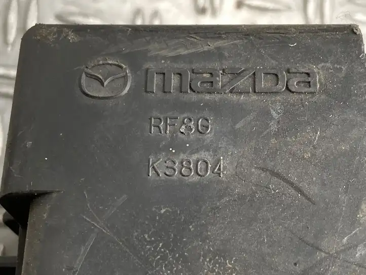 Mazda 6 (2007 - 2009) RF8G Корпус воздушного фильтра — фото 3
