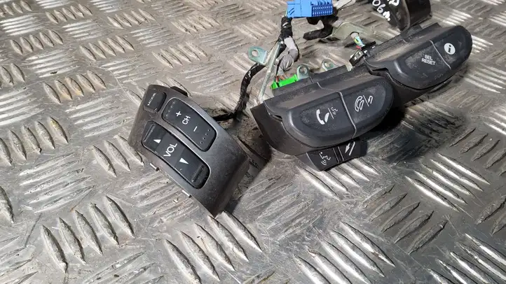 Honda Accord (2003 - 2007) M29811 Кнопки на рулевом колесе — фото 2