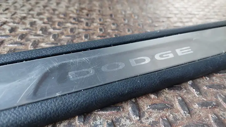 Dodge Durango (2013 - ) 1SZ56DX9AA Внутренняя отделка переднего порога — фото 3