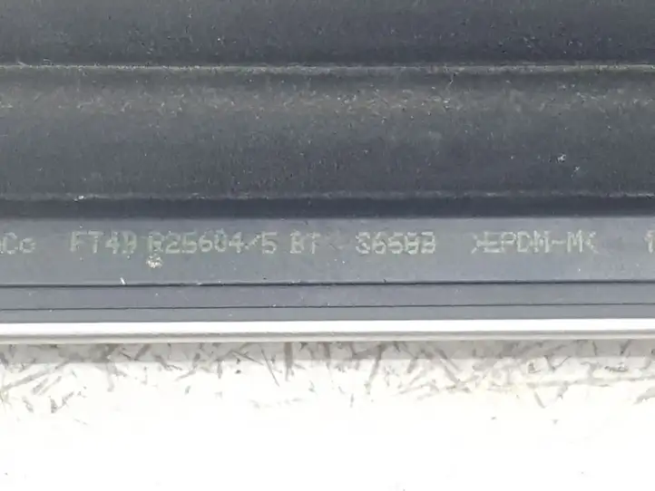 Ford Edge II (2015 - ) FT4BR25604 Накладка стекла задней двери — фото 4