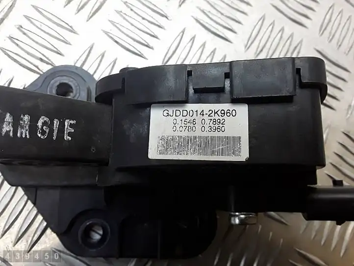 Kia Soul (2011 - 2014) 327272K950 Педаль акселератора — фото 2