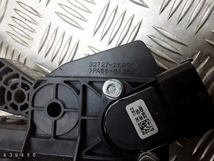 Kia Soul (2011 - 2014) 327272K950 Педаль акселератора — фото 9