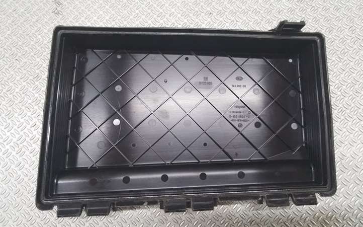 Opel Astra (2004 - 2009)  13125865 Крышка ящика предохранителей