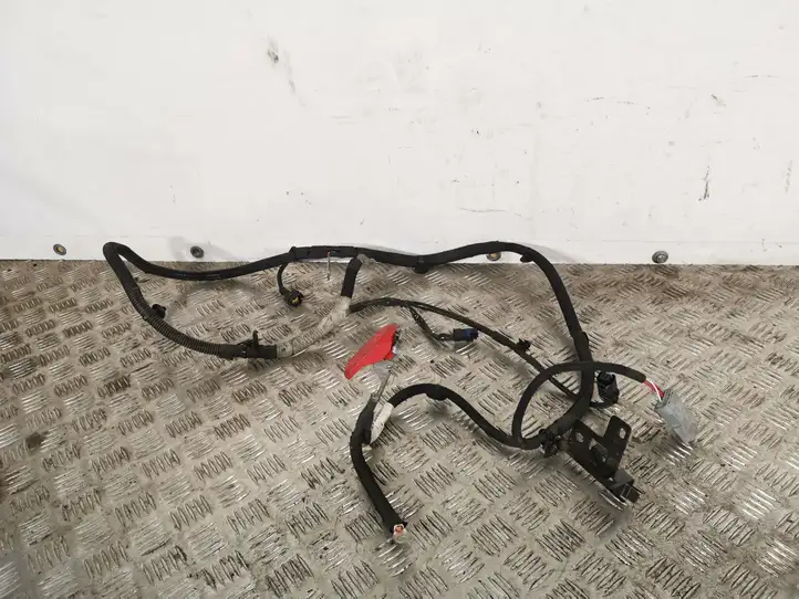 Peugeot 508 II (2018 - ) Плюсовой провод аккумулятора — фото 2