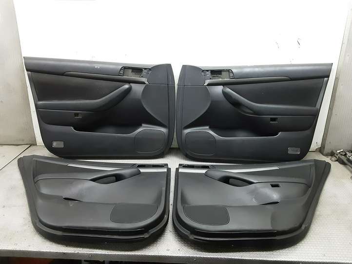 Toyota Avensis T250 (2003 - 2006)   Комплект отделки дверей