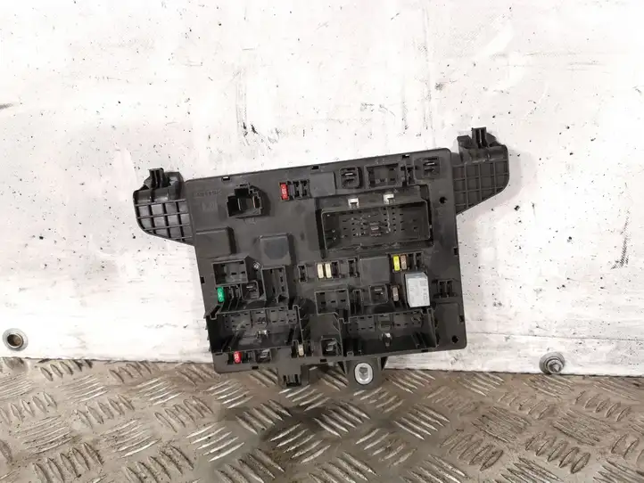 Opel Zafira C (2014 - 2016) 365927271 Блок предохранителей — фото 3