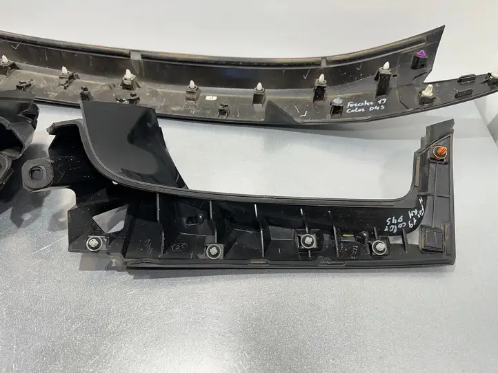 Subaru Forester SK (2018 - 2025) 91112SJ080 Комплект обшивки крышки багажника — фото 6