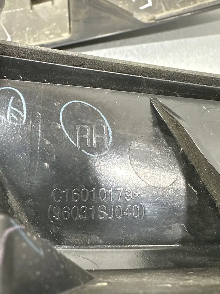 Subaru Forester SK (2018 - 2025) 91112SJ080 Комплект обшивки крышки багажника — фото 8