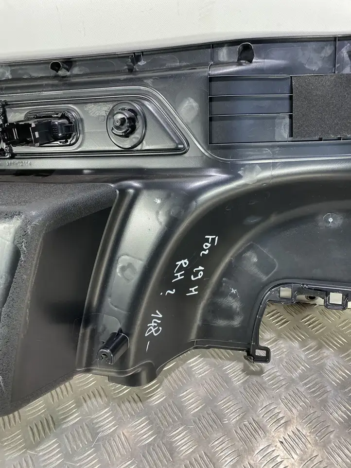 Subaru Forester SK (2018 - 2025) 94027SJ040 Боковая обшивка багажника — фото 3
