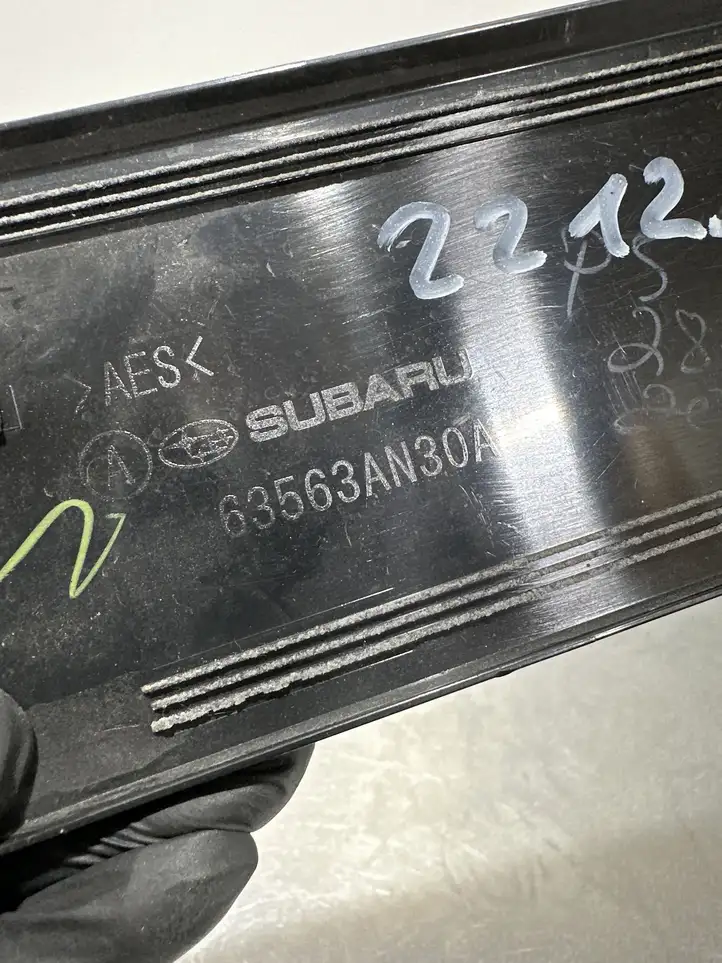 Subaru Outback (BT) (2019 - ) 63563AN30A Прочая отделка передней двери — фото 7
