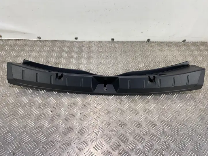Subaru XV II (2018 - 2021) 94046FL010 Отделка порога багажника — фото 1