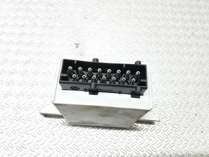 BMW 5 E39 (1996 - 2003)  303151600001 Комплект крюка