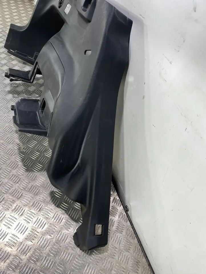 Subaru XV II (2018 - 2021) Боковая обшивка багажника — фото 6