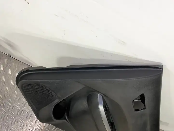 Suzuki Vitara (2018 - ) 8307654P20 Обшивка задней двери — фото 5