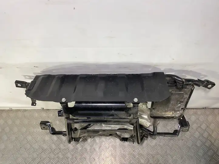 Cupra Formentor (2021 - ) 100107117 Кронштейн топливного бака — фото 6