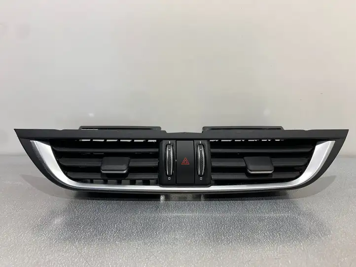Alfa Romeo Stelvio Type 949 (2017 - ) 1561160970 Центральный воздушный дефлектор — фото 1