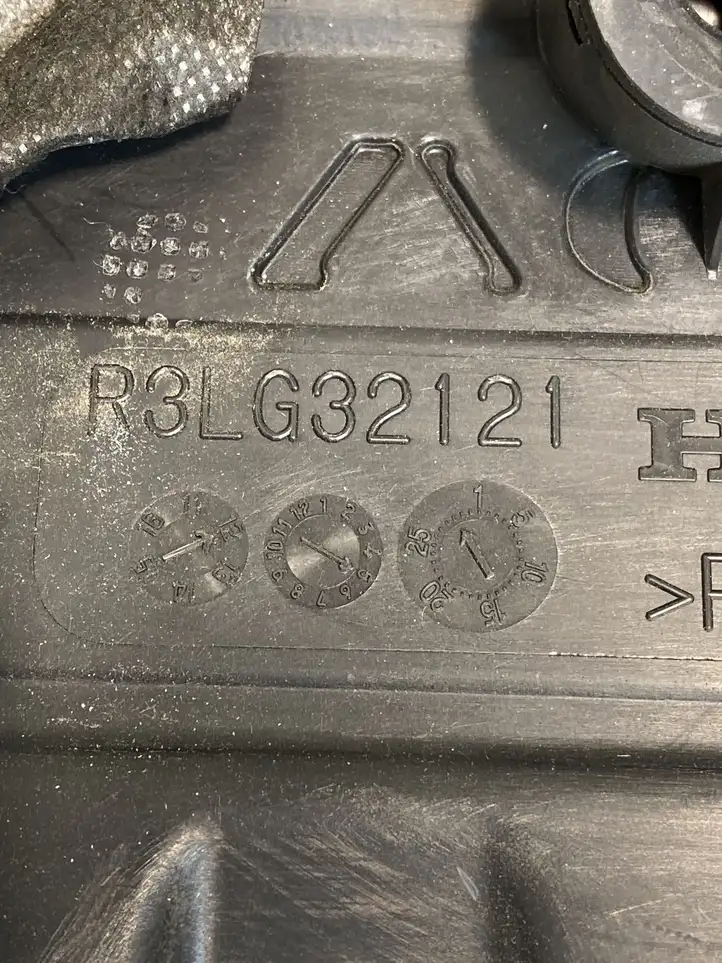Honda Civic IX (2011 - 2017) R3LG32121 Крышка двигателя декоративная — фото 8