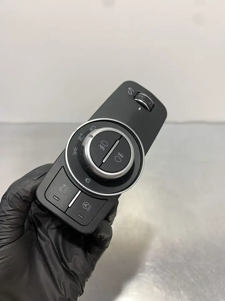 Alfa Romeo Stelvio Type 949 (2017 - ) 01561294240 Включатель фонарей — фото 6
