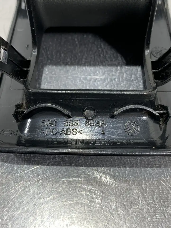 Cupra Formentor (2021 - ) 5G0885893B Заглушка ISOFIX — фото 4