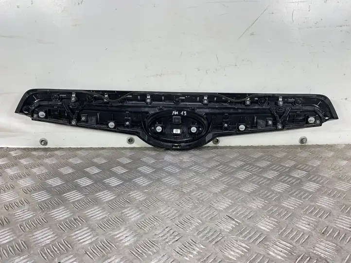 Subaru Forester SK (2018 - 2025) 911213J000 Передняя решетка — фото 5
