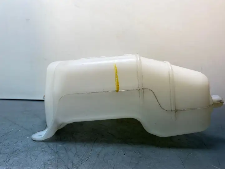 Subaru Ascent (2018 - ) Расширительный бачок — фото 4