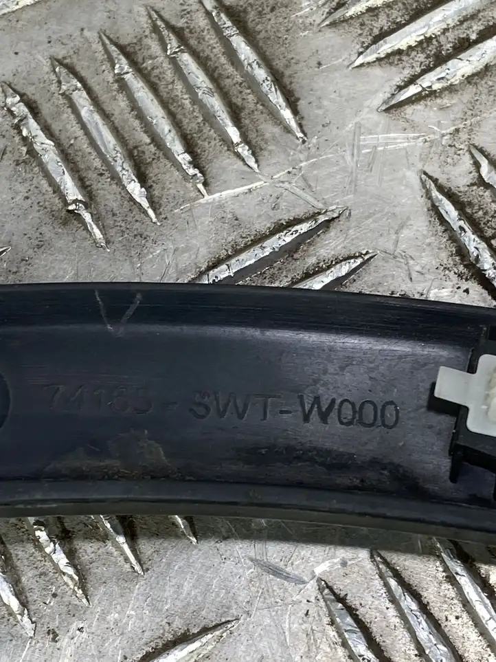 Honda CR-V (2009 - 2012) 74165SWTW000 Молдинг крыла — фото 4