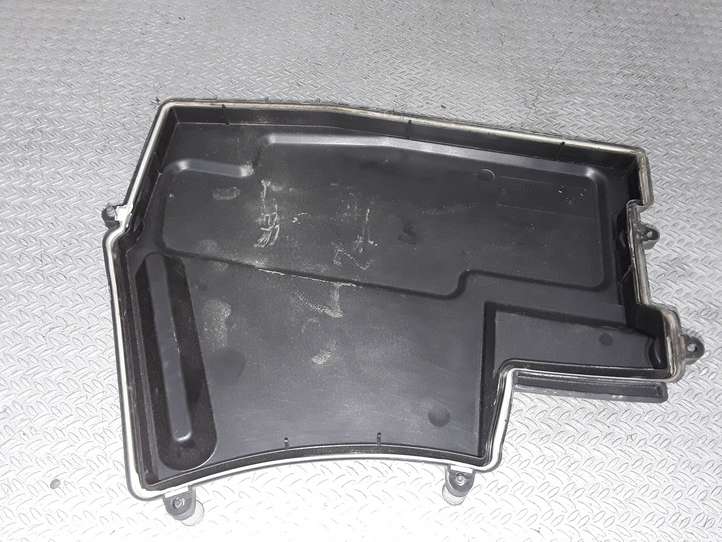 BMW 5 E60 E61 (2004 - 2010)  12907520899 Крышка ящика предохранителей