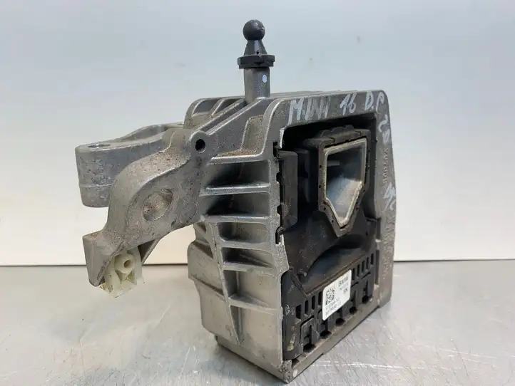 Mini Cooper Countryman F60 (2016 - 2020) 17276810 Опора двигателя — фото 2