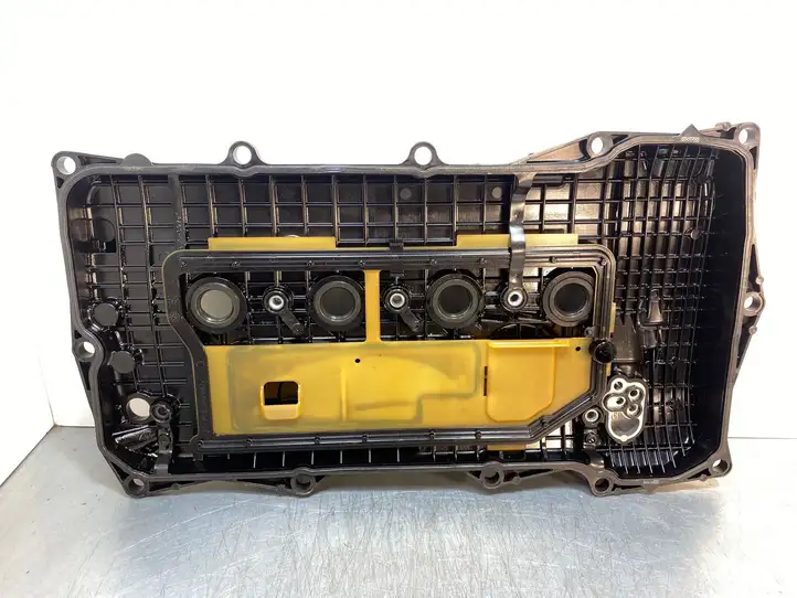 Toyota Prius (XW50) (2015 - ) Крышка головки блока цилиндров — фото 6